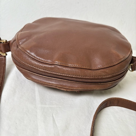 ETIENNE AIGNER Vintage Oval Leather Crossbody Unique Logo Hardware Classic - Picture 14 of 16